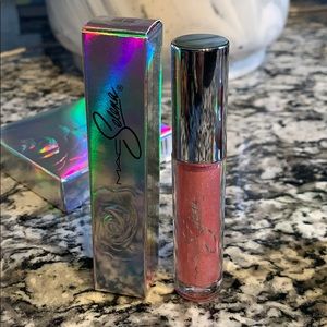 MAC Selena Lipglass - Bidi Bidi Bom Bom